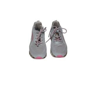 womens cyaping blade running shoes associated with tiamou.